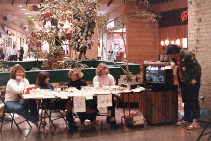 Marquette Mall - From Marquette Mall Memories Facebook (newer photo)